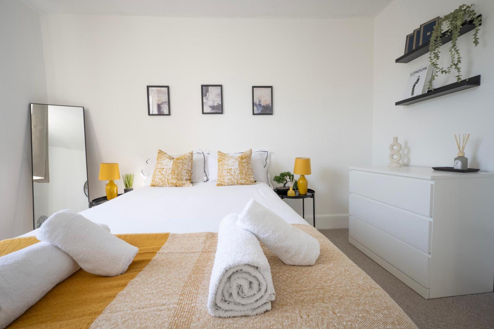 4-bedroom * Canterbury