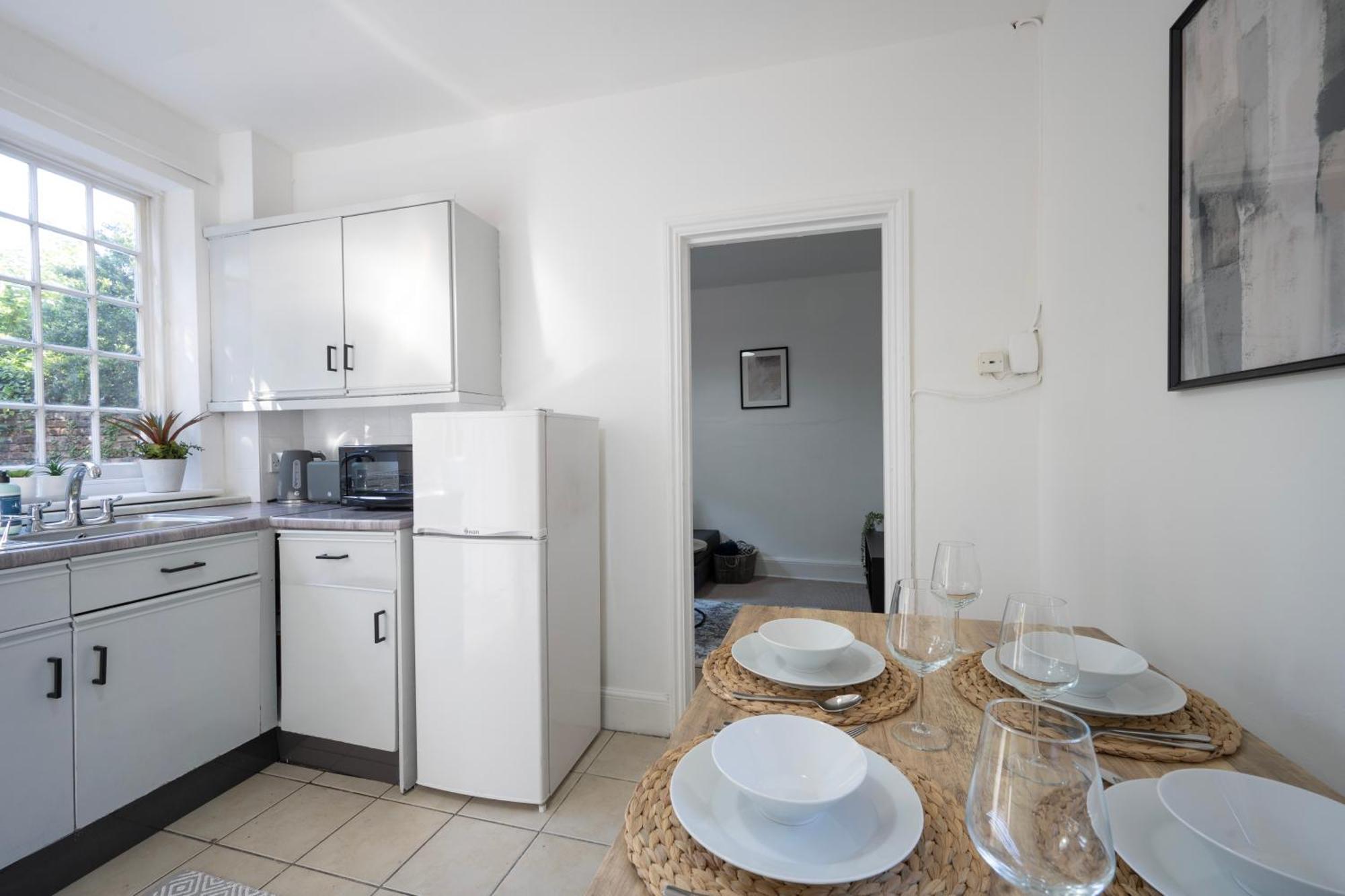 4-bedroom * Canterbury